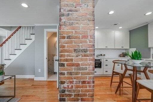 Building Photo - 15 Rushmore St