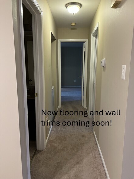 Hallway - 2605 Thistledown Ct