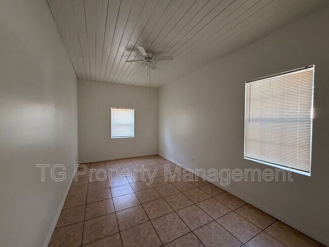 Building Photo - 937 Moravon Ave