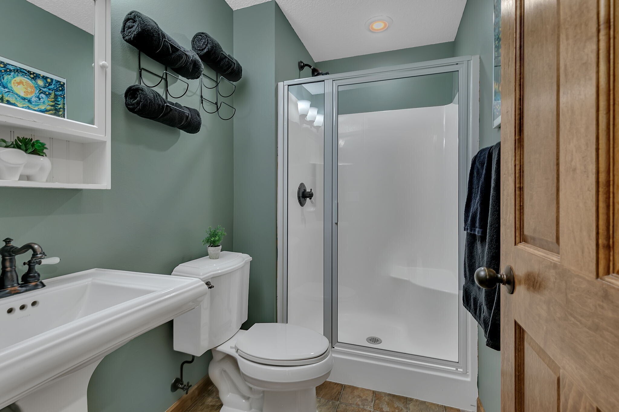 Building Photo - 1419 Hillside Ct