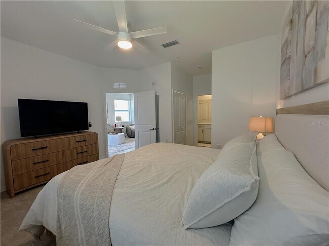 Building Photo - 14201 Heritage Landing Blvd