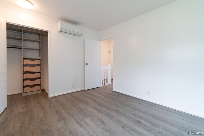 Building Photo - 2bd/1ba/2 parking townhome in Makakilo Hale 1
