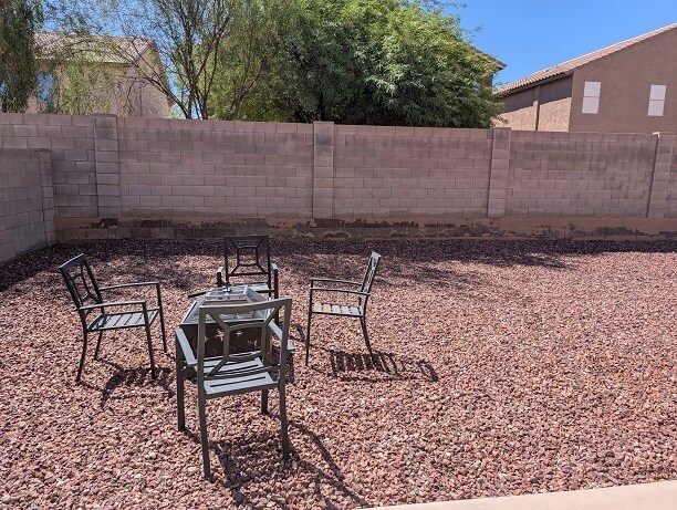 Building Photo - 46057 W Dutchman Dr