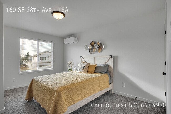 Building Photo - 160 SE 28th Ave
