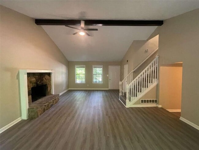 Building Photo - 55 Hunt Ridge Dr