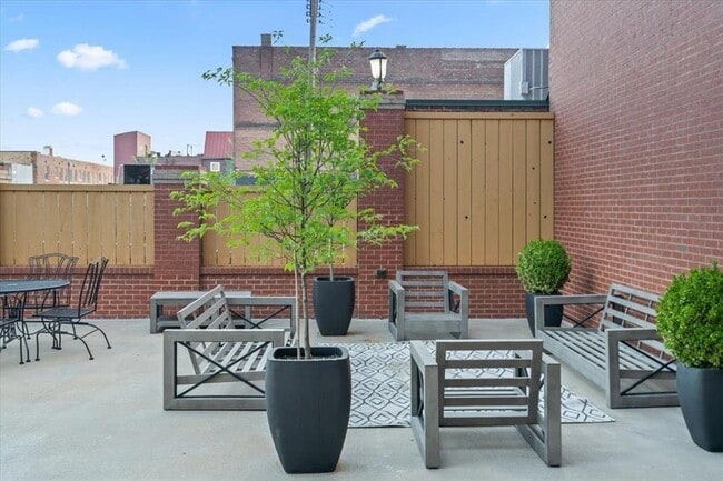Building Photo - 65 E Pontotoc Ave