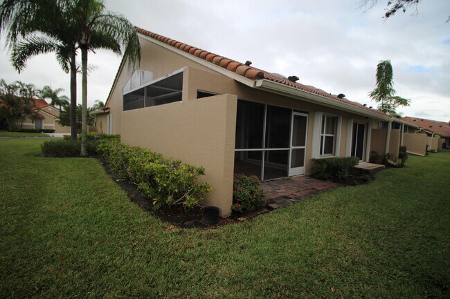 Building Photo - 404 Sabal Palm Ln