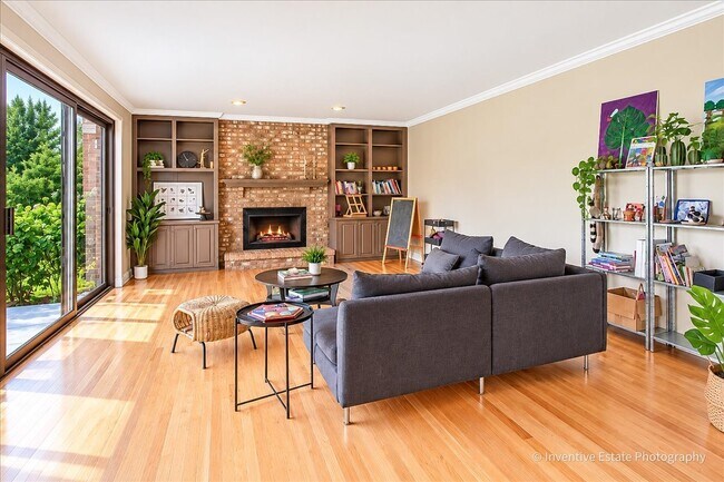 Building Photo - 6201 Sleepy Hollow Ln