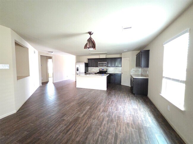 Building Photo - 2026 Naplechase Crest Dr