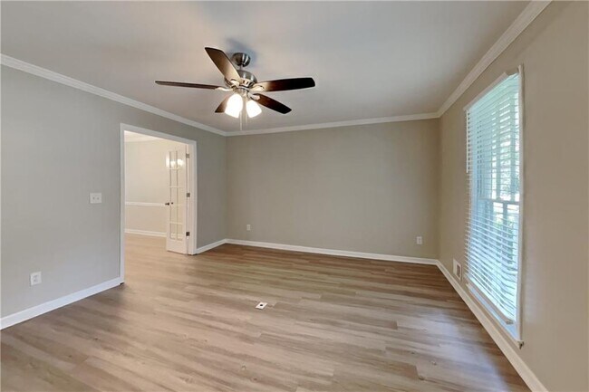 Building Photo - 2358 Marneil Dr NE
