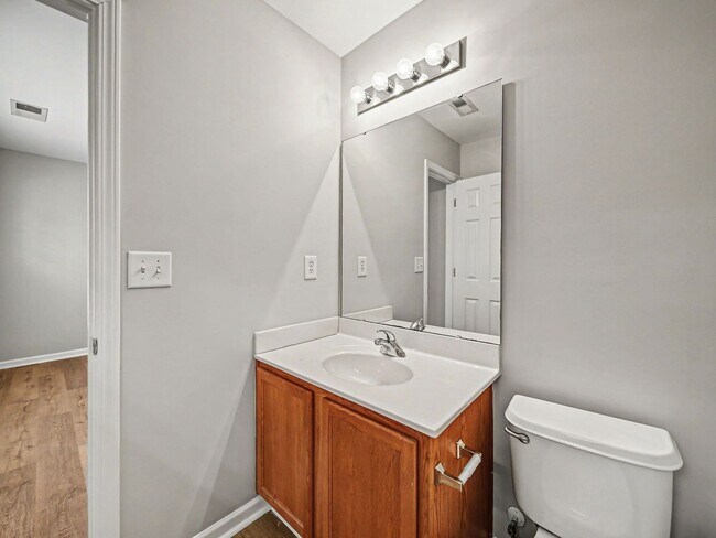 Building Photo - 503 Delta Dr