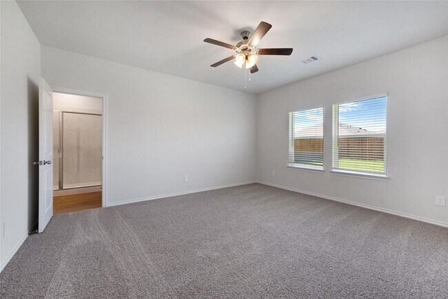 Building Photo - 507 Lantana Rd