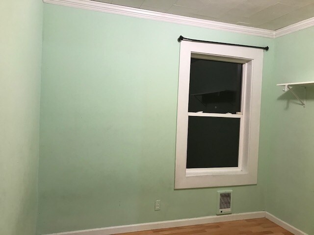 Building Photo - 208 B St