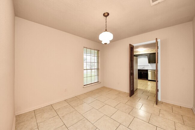 Building Photo - 9126 Willow Meadow Dr