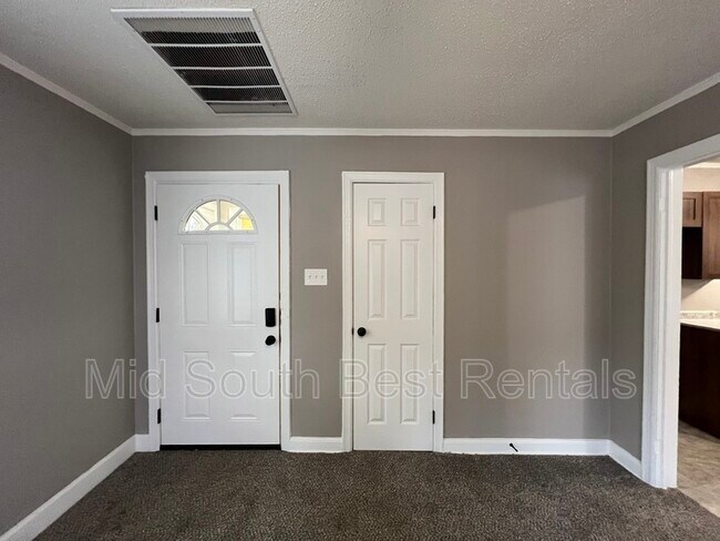 Building Photo - 1231 Meda St