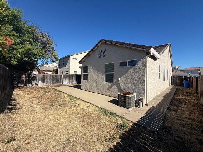 Building Photo - 5900 Witt Way