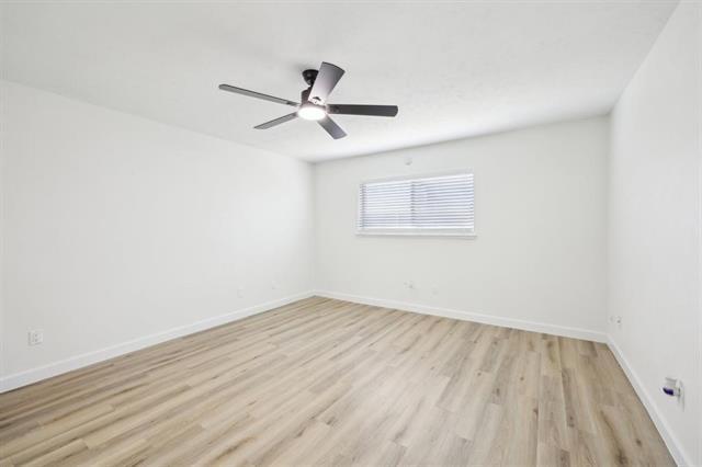 Building Photo - 904 Middle Cove Dr