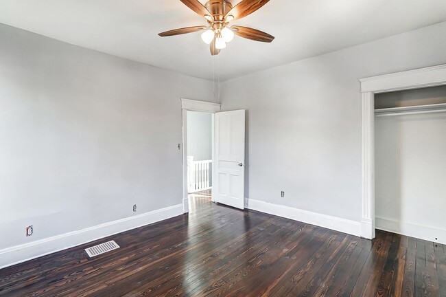 Building Photo - Three Bedroom Home in Hamilton!