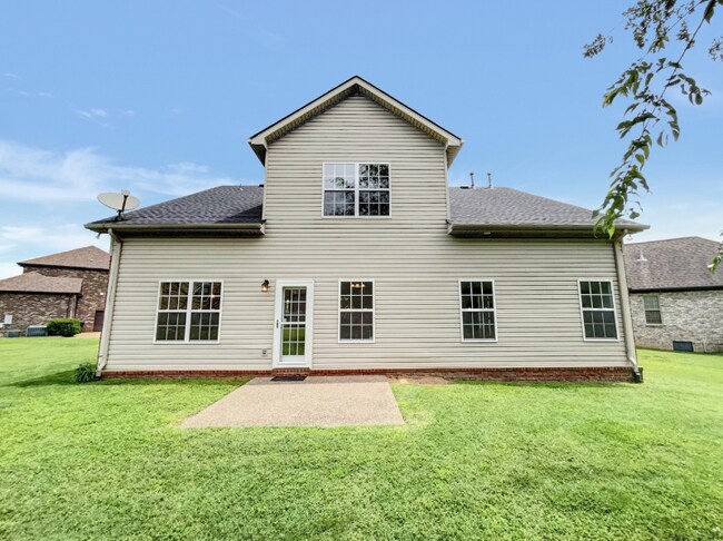 Building Photo - 102 Privett Ct