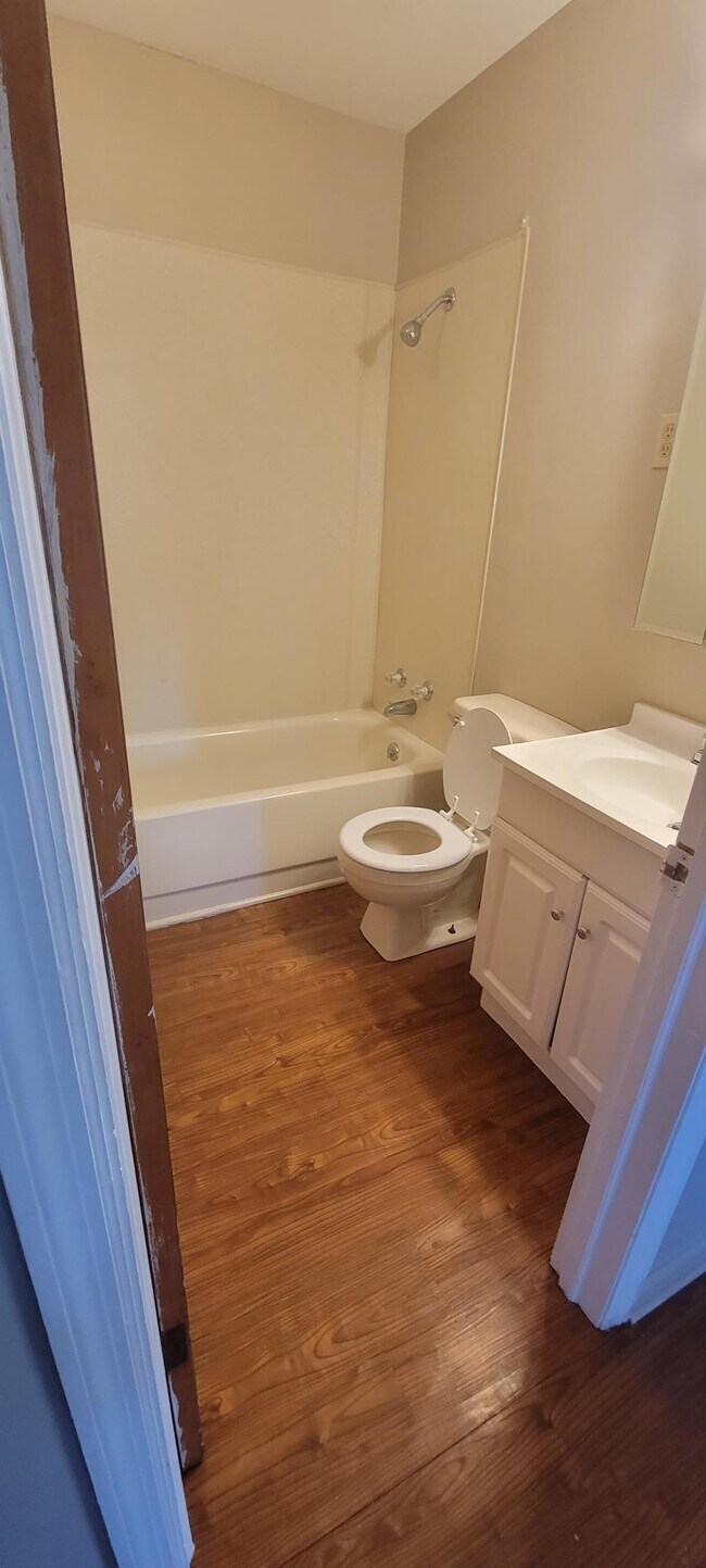 Building Photo - 222 N Haworth Ave