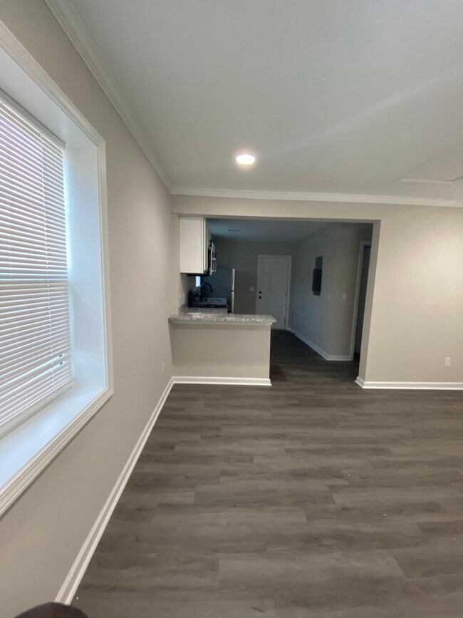 Building Photo - 2444 Washington St