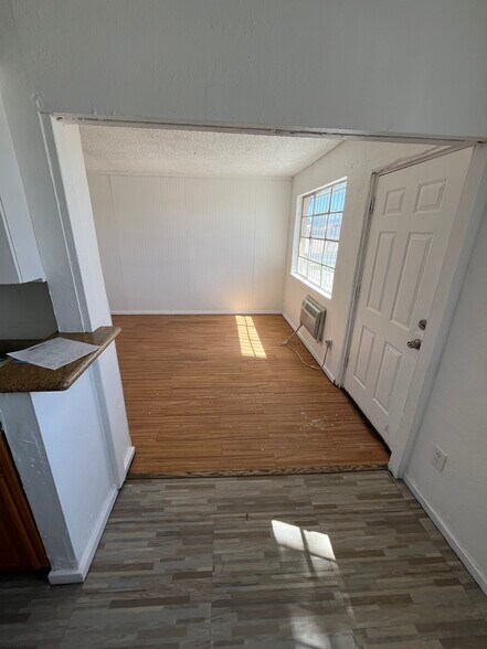 Building Photo - 708 Jackson Ave