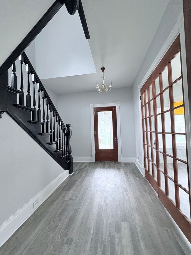 Building Photo - 409 Healy Ave