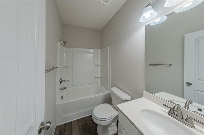Building Photo - 1302 Endicott Ct