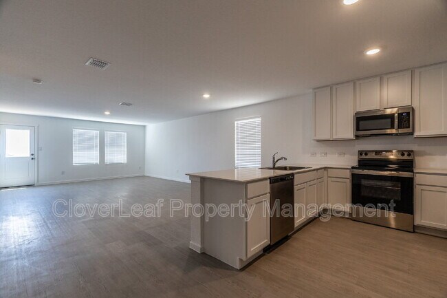Building Photo - 3338 Gingham Pt
