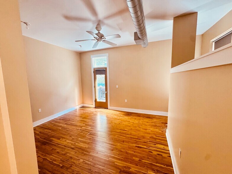 Primary Bedroom - 1206 Clay St