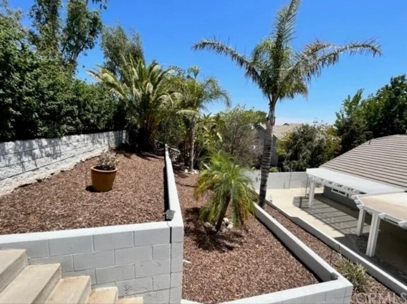Building Photo - 2982 Briarwood Dr