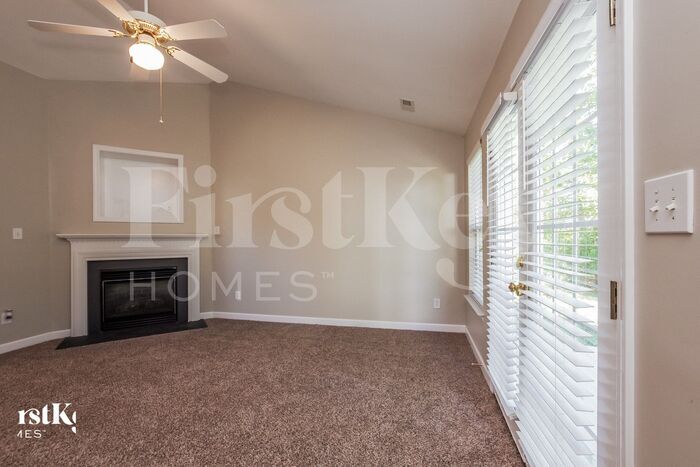 Building Photo - 7224 Pompano Pl