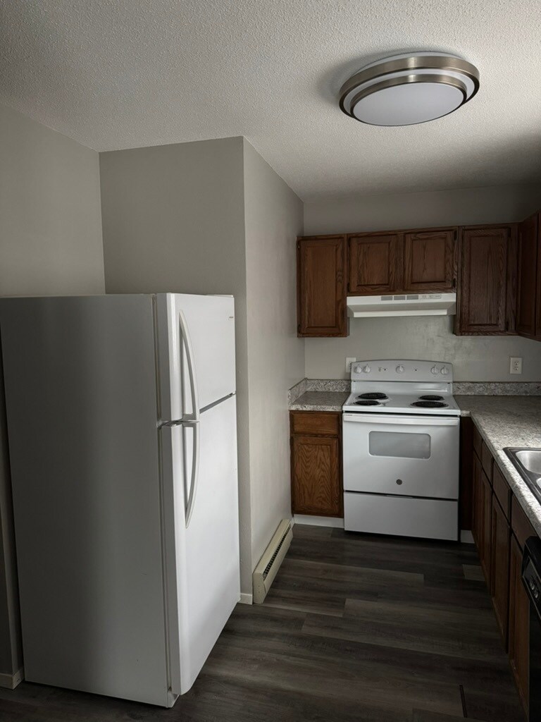 Kitchen - 614 Lincoln Ave