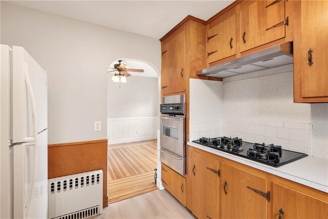 Building Photo - 113 Maple Ave