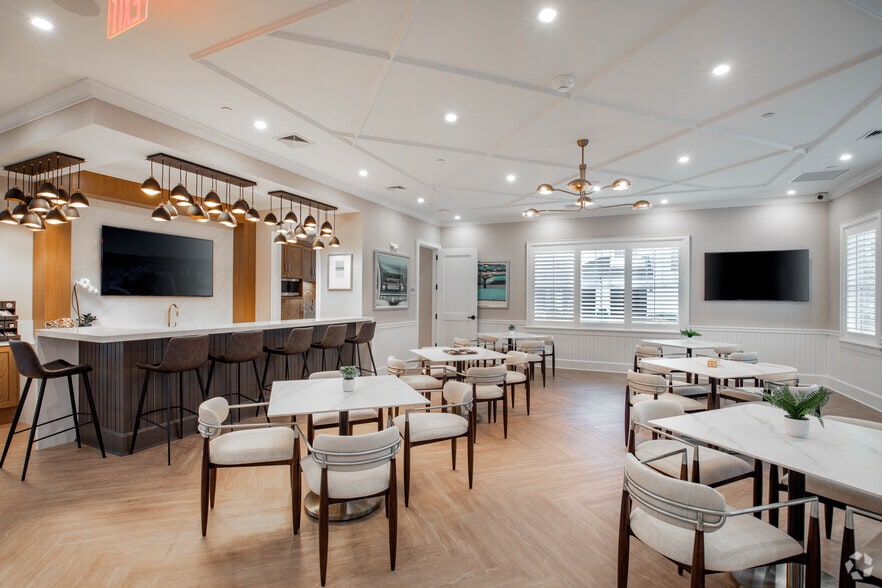 Clubhouse - Sutton Landing at Commack
