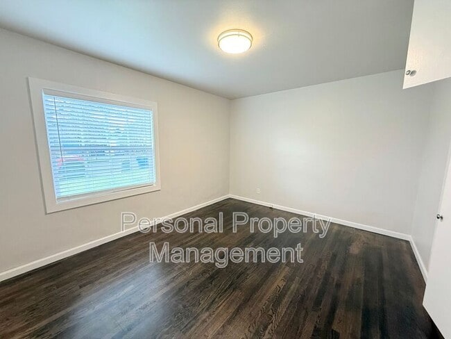 Building Photo - 1103 W St