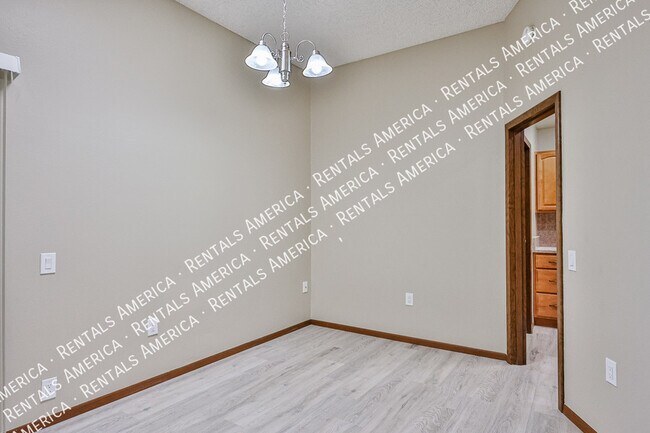Building Photo - 13610 N 108th Dr