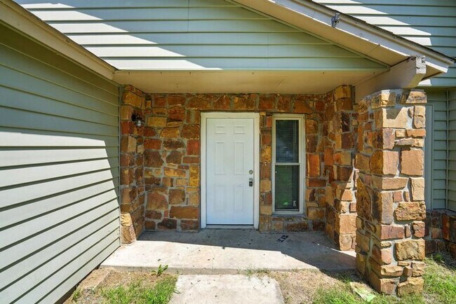 Building Photo - 2929 S 138th E Pl