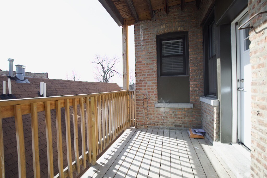 Building Photo - 3843 N Janssen Ave