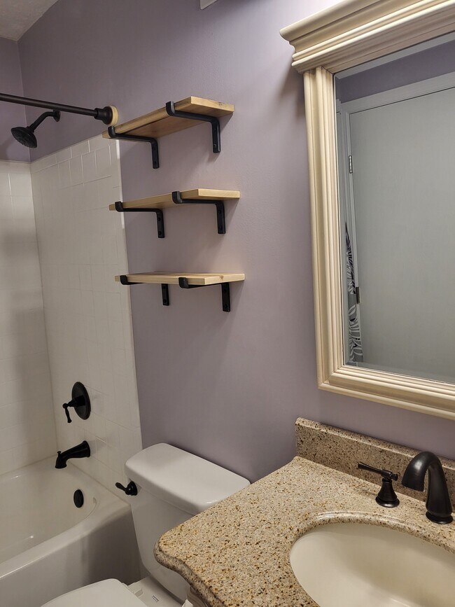 Building Photo - 104 Windsor Ct