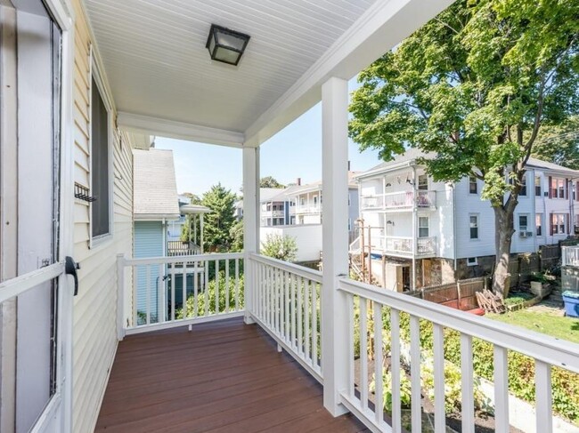 Building Photo - 2 bedroom in Salem MA 01970