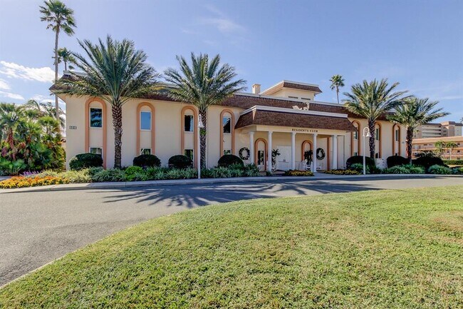 Building Photo - 5200 Brittany Dr S