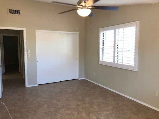 Building Photo - This is a Beautiful Home!  Just waiting for you in a 45+ Active Adult Community, Long Term Unfurn...