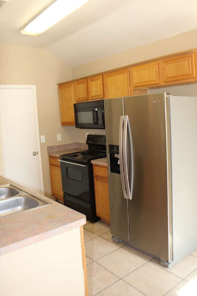 Building Photo - 2136 Coelum Ct