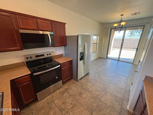 Building Photo - 7709 S 63rd Dr