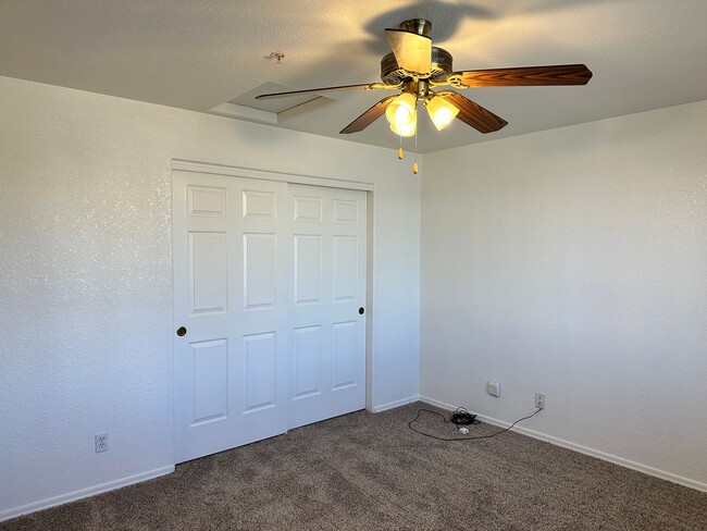 Building Photo - 111 Cypress Dr