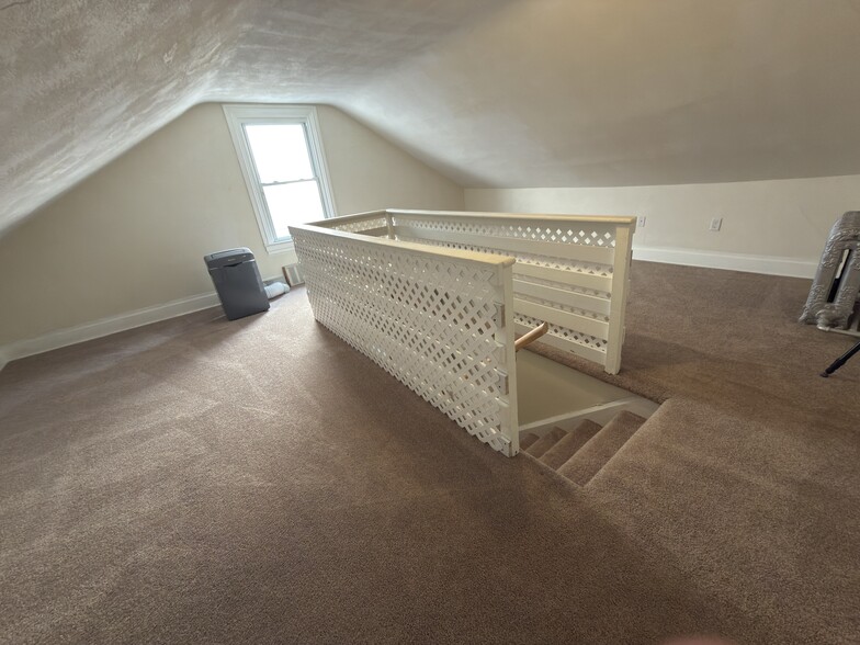 Building Photo - 316 Ella St