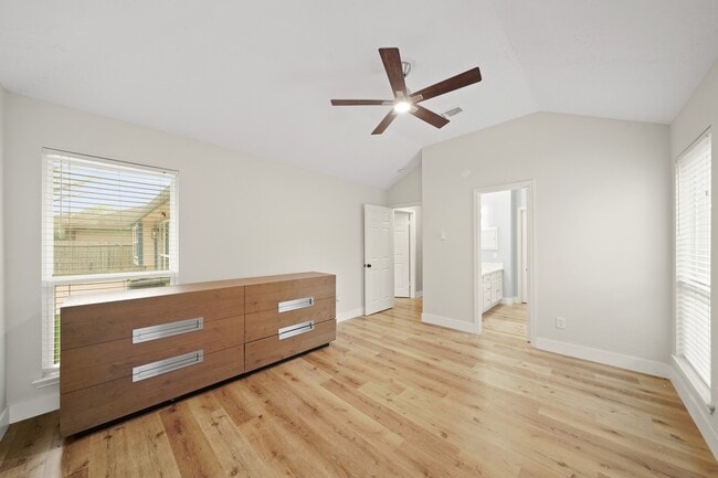 Building Photo - 19211 Haystream Dr