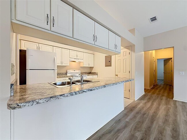 Building Photo - 704 Eagle Pond Dr