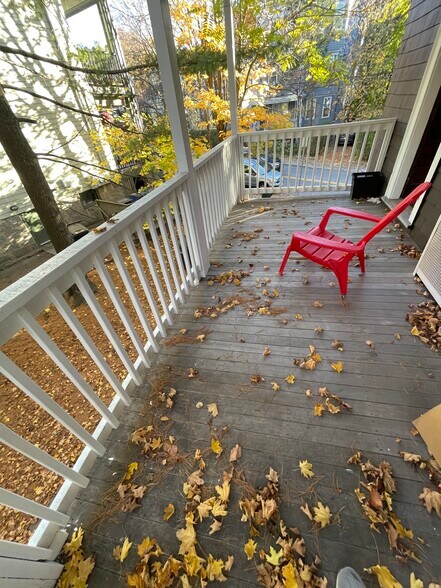 Building Photo - 98 Forest Hills St